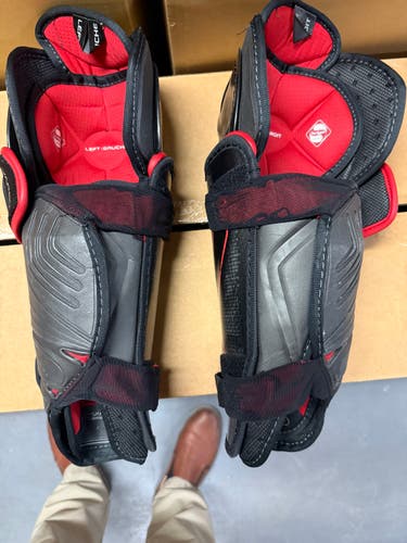 Senior Bauer Vapor 1X Lite 13" Shin Pads (Used)