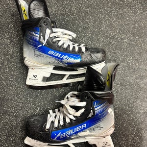 2024 Bauer Vapor  Custom Blue Hyperlite 2 Hockey Skates Regular Width 8.5 (Used)