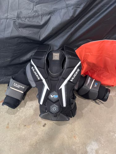 Large Vaughn Velocity V9 Goalie Chest Protector (Used)