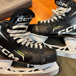 2025 CCM Tacks XC 80 Hockey Skates Regular Width 8 (Like New)