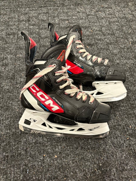 2024 CCM Hockey Skates Wide Width Size 3 (Used)