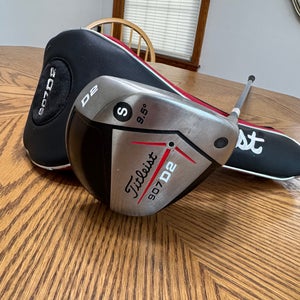 Titleist 907 D2 Right Handed Driver Stiff Flex 9.5 Loft (Used)