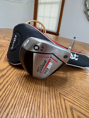Titleist 907 D2 Right Handed Driver Stiff Flex 9.5 Loft (Used)