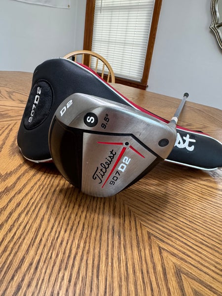 Titleist 907 D2 Right Handed Driver Stiff Flex 9.5 Loft (Used)