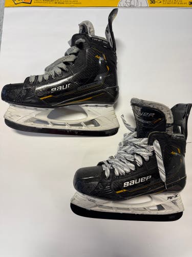 Bauer Supreme M5 Pro Hockey Skates 9 (Used)
