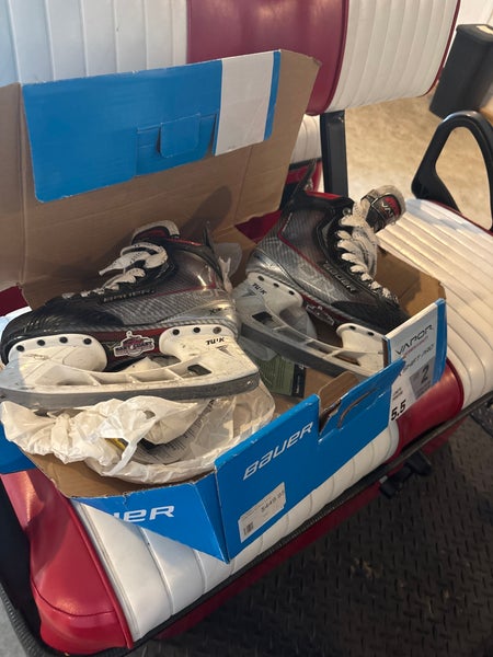 2023 Bauer Vapor X Shift Pro Hockey Skates Regular Width Pro Stock 5.5 (Used)