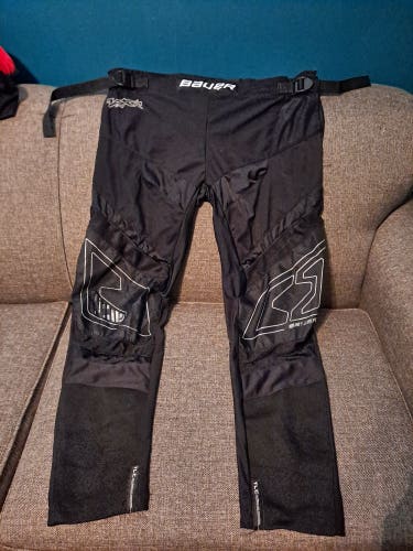 Bauer APXR Roller Hockey Pants Medium (Used)