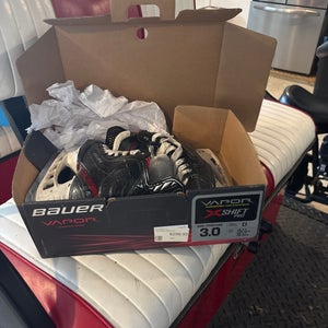 2023 Bauer Vapor X Shift Pro Hockey Skates Pro Stock Size 3 (Used)