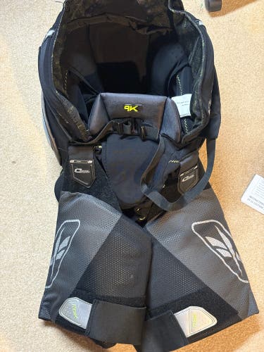 Senior Large Reebok 9K Girdle (Used)