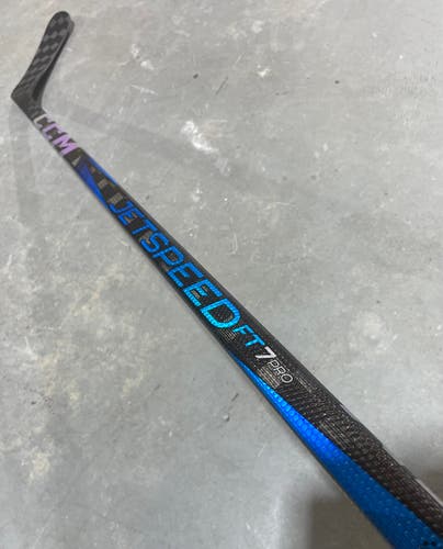 CCM JETSPEED FT7 PRO, Pro Stock Hockey Stick Grip P28M 85 Flex Right 2949