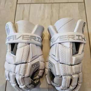 Maverik M6 Lacrosse Gloves Medium (Used-Like New)