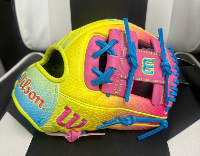 2025 Wilson A2000 RH Infield Baseball Glove 11.5" (New)