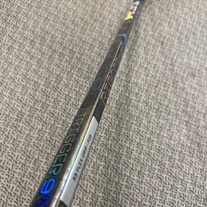 Intermediate CCM Trigger 9 Pro Left Hand Hockey Stick P28 (New) 55 flex