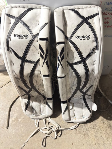 White Used Senior 33" Reebok 9000 Goalie Leg Pads