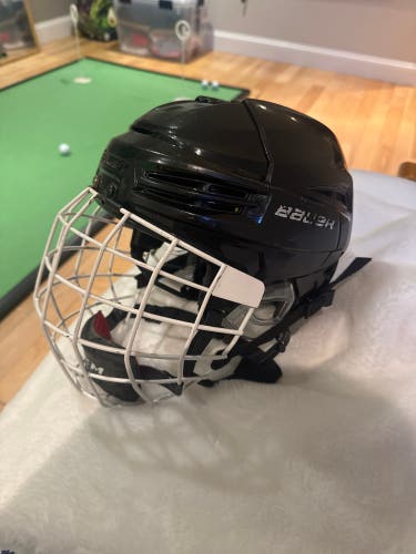 Medium Bauer Helmet (Used)