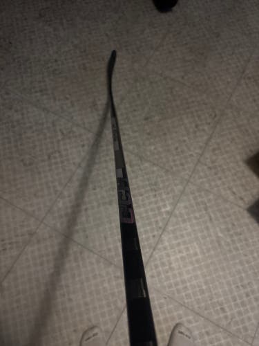 Junior CCM Tacks XF Pro Left Hand Hockey Stick 50 Flex P28 (Rarely Used) (Great Condition)
