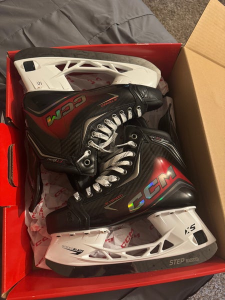 2025 CCM JetSpeed FT8 Pro Hockey Skates Regular Width 8 (New)