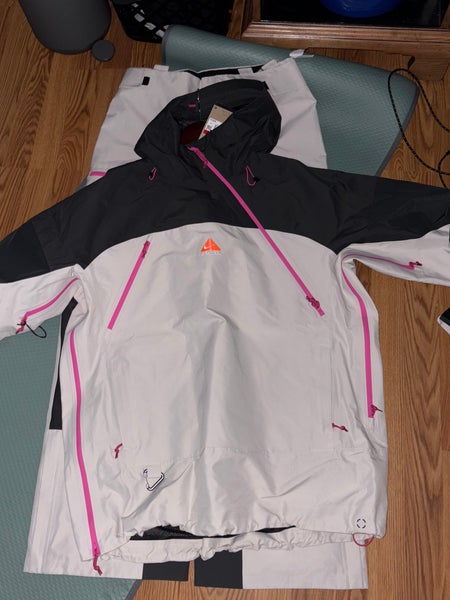 Nike ACG Chena Vortex Ski Jacket and Bib