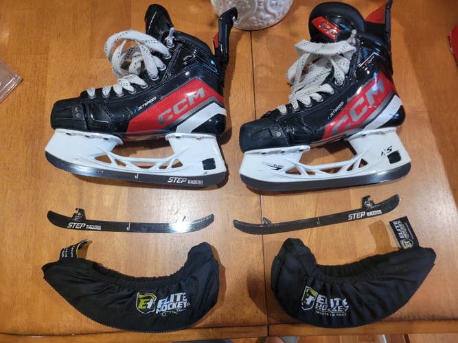 CCM JetSpeed FT6 Pro Hockey Skates Size 3.5 (Used)