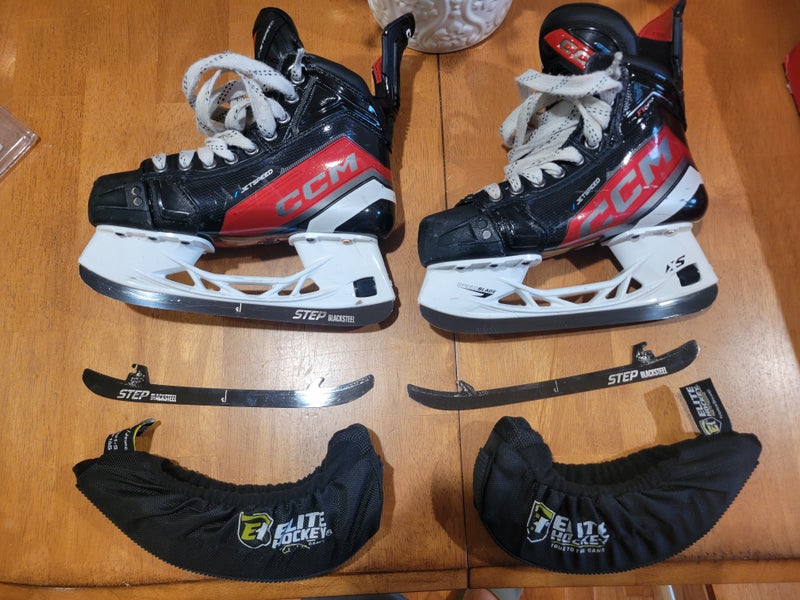 CCM JetSpeed FT6 Pro Hockey Skates Size 3.5 (Used)