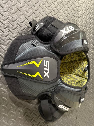 STX Stallion 200+ Lacrosse Soulder Pads - Youth