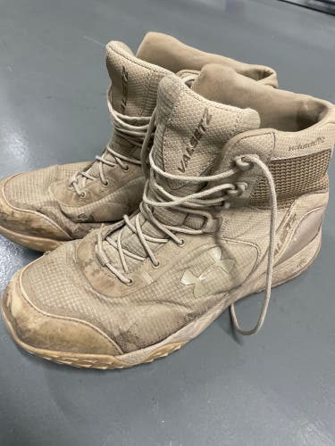 Men's Size M 11.0 (W 12.0) Adult Nike Mike trout Cleats (Used) and the UA tan boots