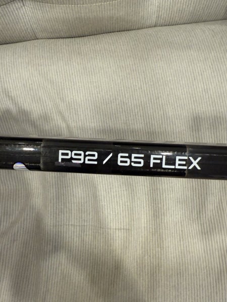 Intermediate Bauer Vapor FlyLite Left Hand Hockey Stick P92 (New)