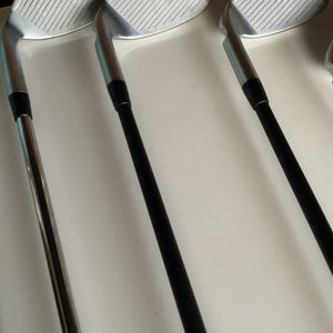 Men's 2025 Ping G440 Right Handed Iron Set (6 Clubs) #6 - #9, PW, GW Graphite Shaft (Used)