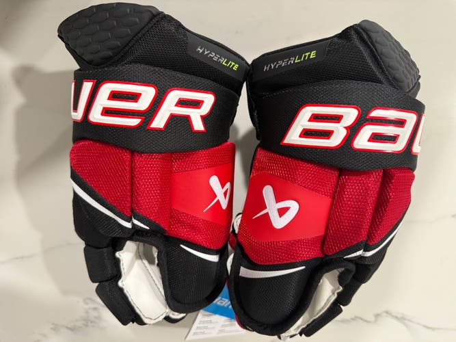 Bauer Vapor Hyperlite Gloves 13"  (New) Senior