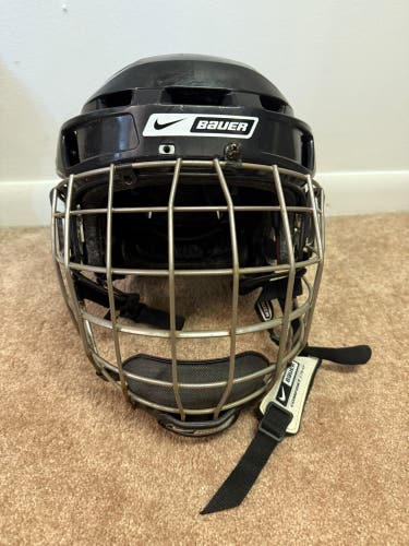 Hockey Medium Bauer Helmet (Used)