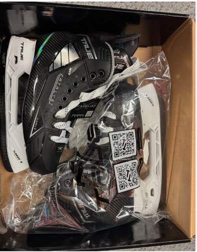 True Catalyst 9X4 Hockey Skates Regular Width 9.5 (New)