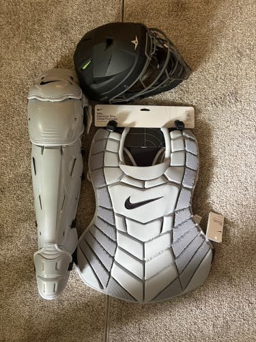 Brand new Nike diamond elite catchers gear w/ new Allstar pro mvp helmet