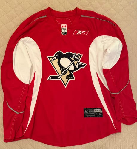 Pittsburgh Penguins Pro Stock Red Size 54 Men's Reebok Practice Jersey (New)