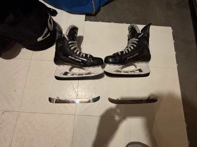 2024 Bauer Supreme M5 Pro Hockey Skates Regular Width 7.5