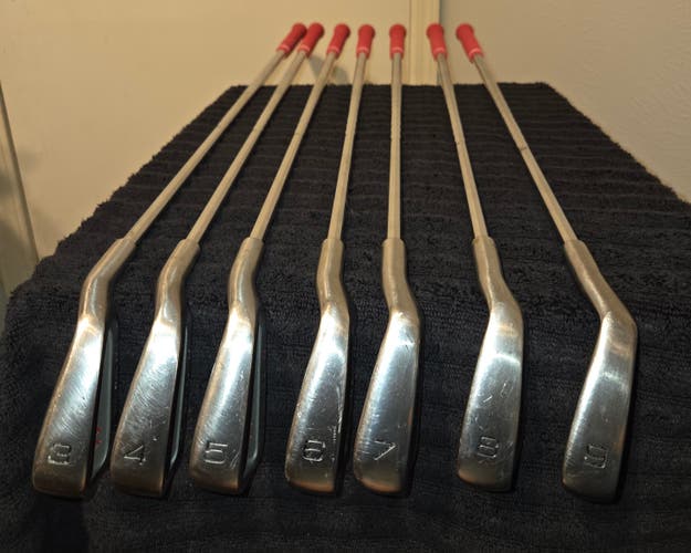 White Bluff Golf RH Iron Set Regular Flex (Used)
