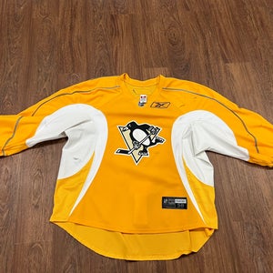 Pittsburgh Penguins Authentic Practice Jersey - Used   58G Yellow
