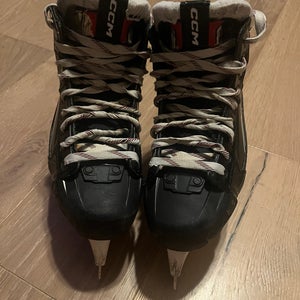 CCM EFLEX 6.9 Hockey Goalie Skates Size 5 (Used)
