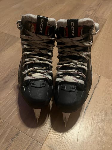 CCM EFLEX 6.9 Hockey Goalie Skates Size 5 (Used)