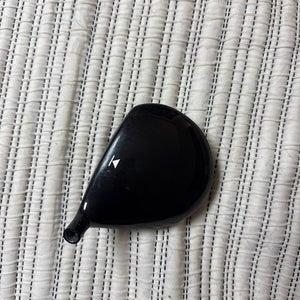 Titleist Right Handed Driver 9.5 Loft (Used)