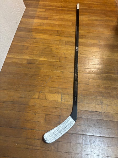 Senior Warrior Alpha LX3 Pro Right Handed Hockey Stick W01 (Used)