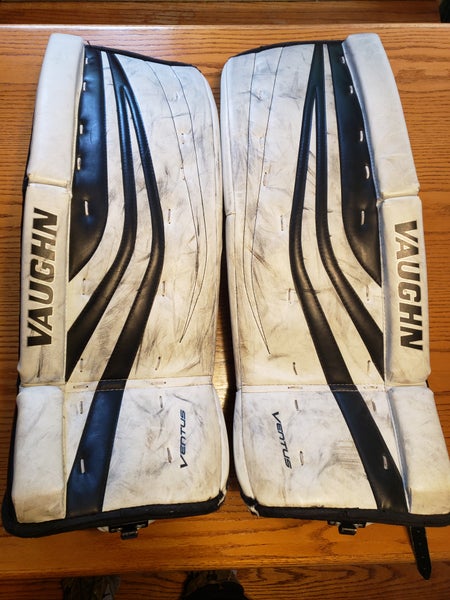 26" + 2" Vaughn Ventus SLR YT Goalie Leg Pads (Used)