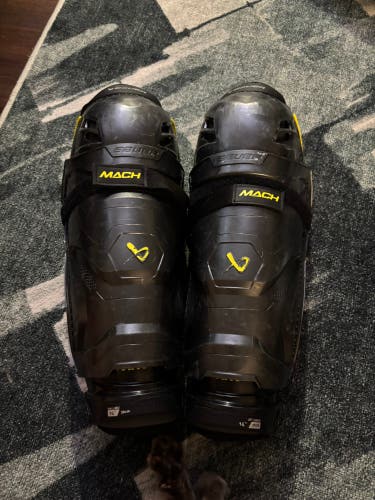 Intermediate Bauer Supreme Mach 14" Shin Pads (Used)