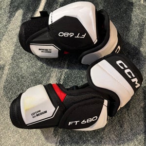 Senior Medium CCM Jetspeed FT680 Elbow Pads (Used)