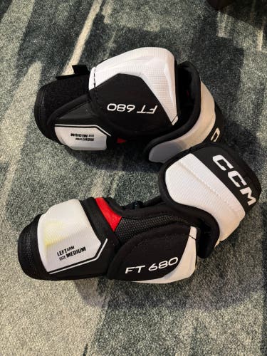 Senior Medium CCM Jetspeed FT680 Elbow Pads (Used)