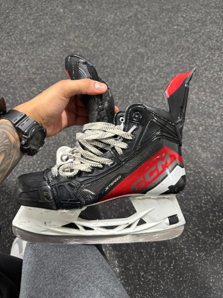 2023 CCM JetSpeed FT6 Hockey Skates Regular Width 9.5 (Used)