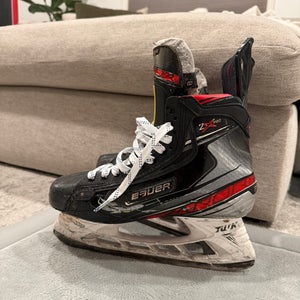 2020 Bauer Vapor 2X Pro Hockey Skates Regular Width 8.5 (Used)
