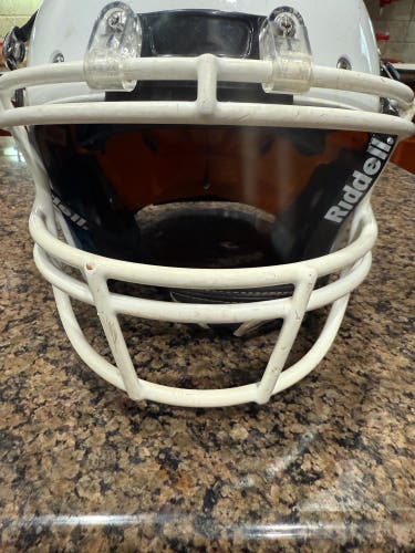Large Youth Schutt Youth Recruit hybrid Helmet (Used)
