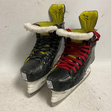 Used Bauer SUPREME S29 Junior Hockey Skate Junior 02.5 11855-S000191260