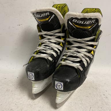 Used Bauer SUPREME M4 Junior Hockey Skate Junior 01.5 11855-S000191304