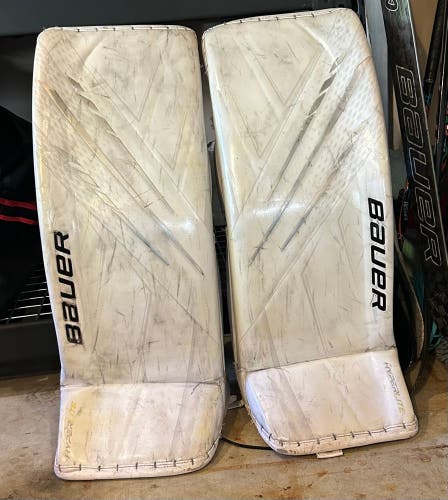 XS Bauer Hyperlite Goalie Leg Pads (Used)